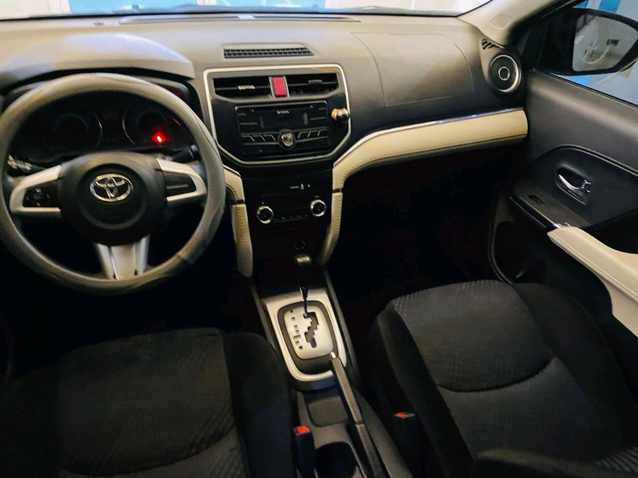 Toyota Rush - Image 9
