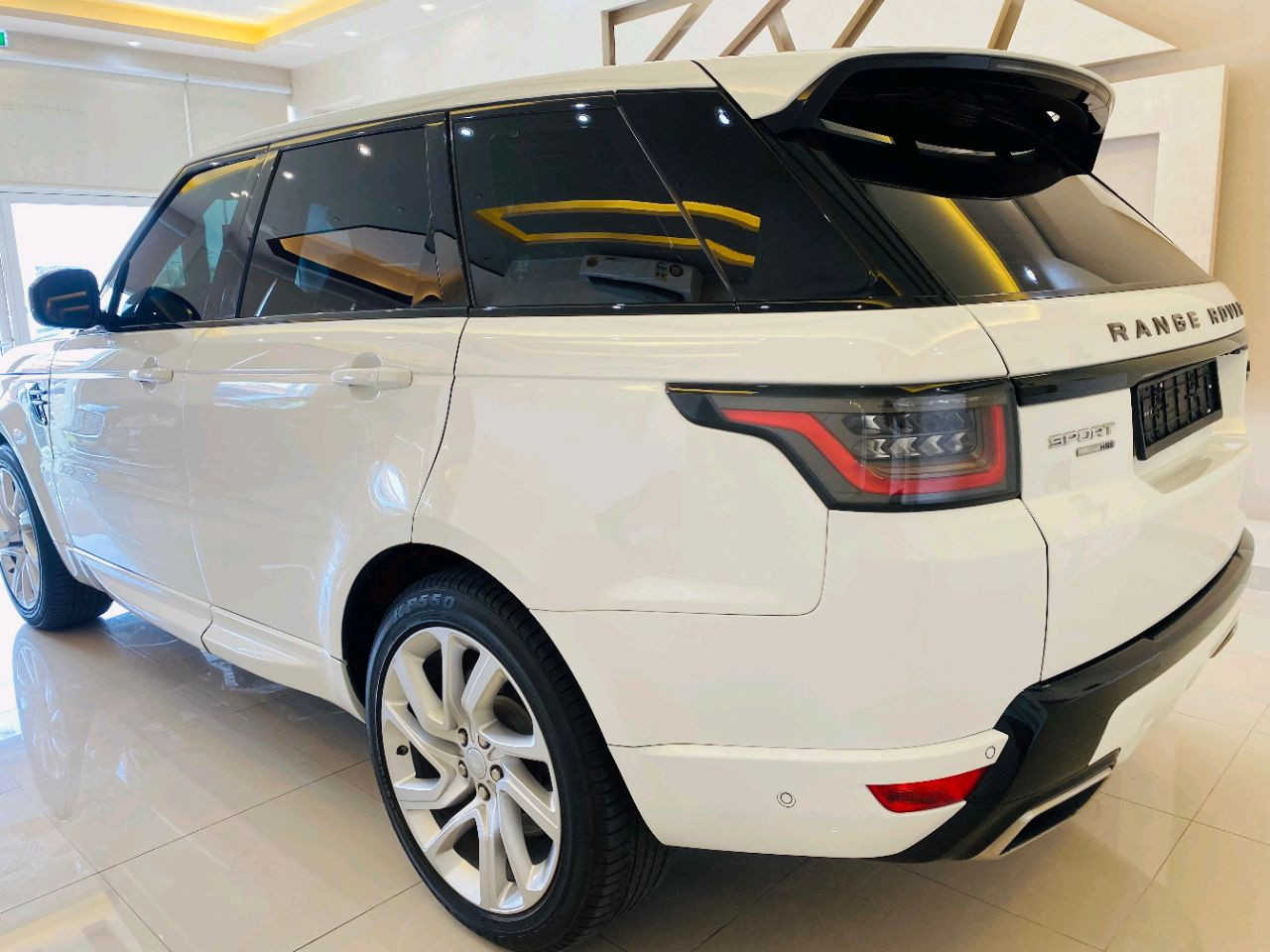 Range Rover Sport - Image 8
