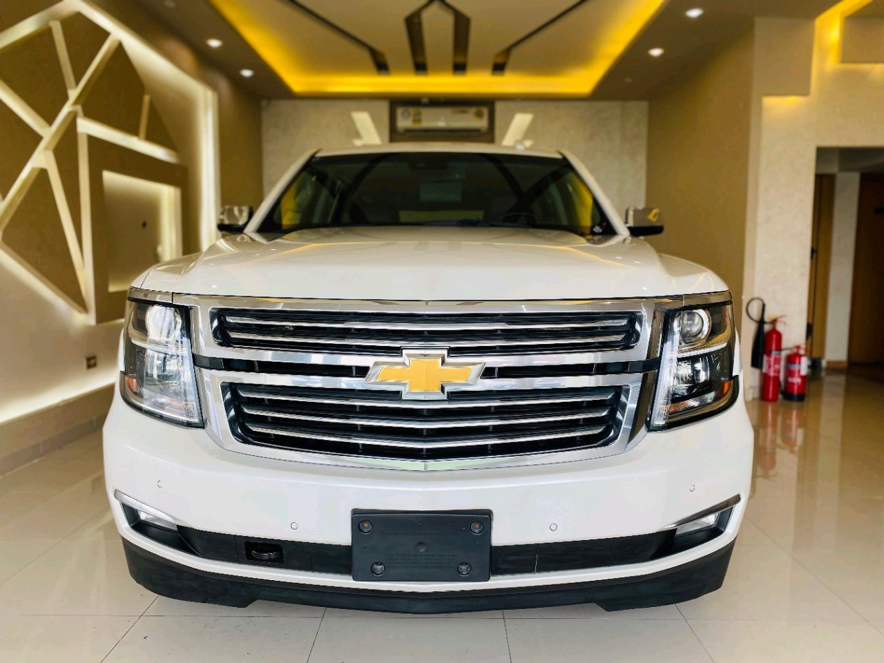 Chevrolet Suburban - Image 8