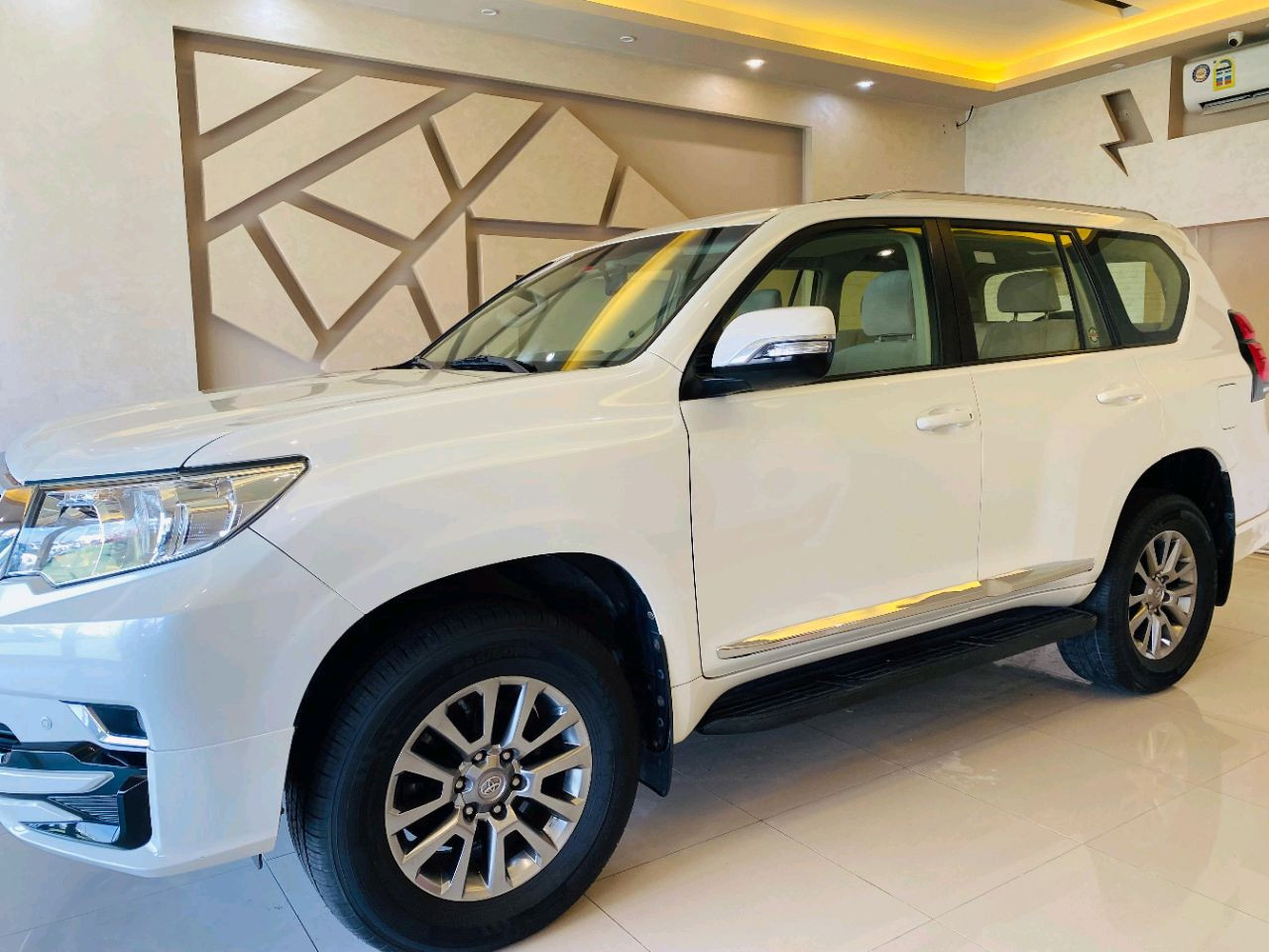 Toyota Prado - Image 9