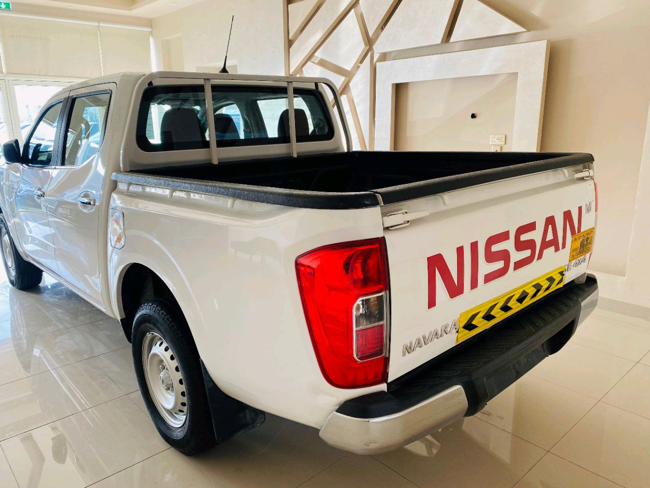 Nissan Navara - Image 5