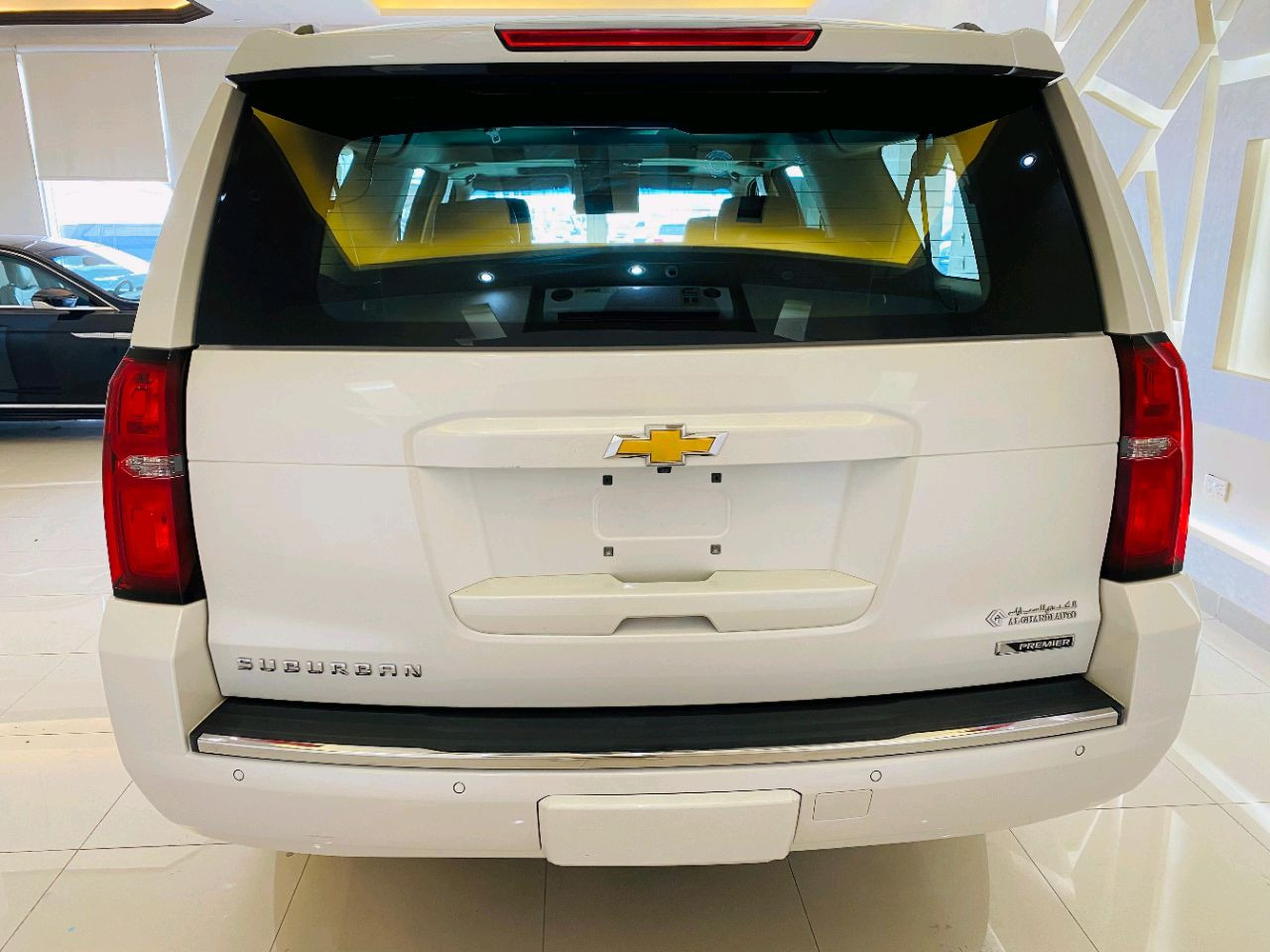 Chevrolet Suburban - Image 6