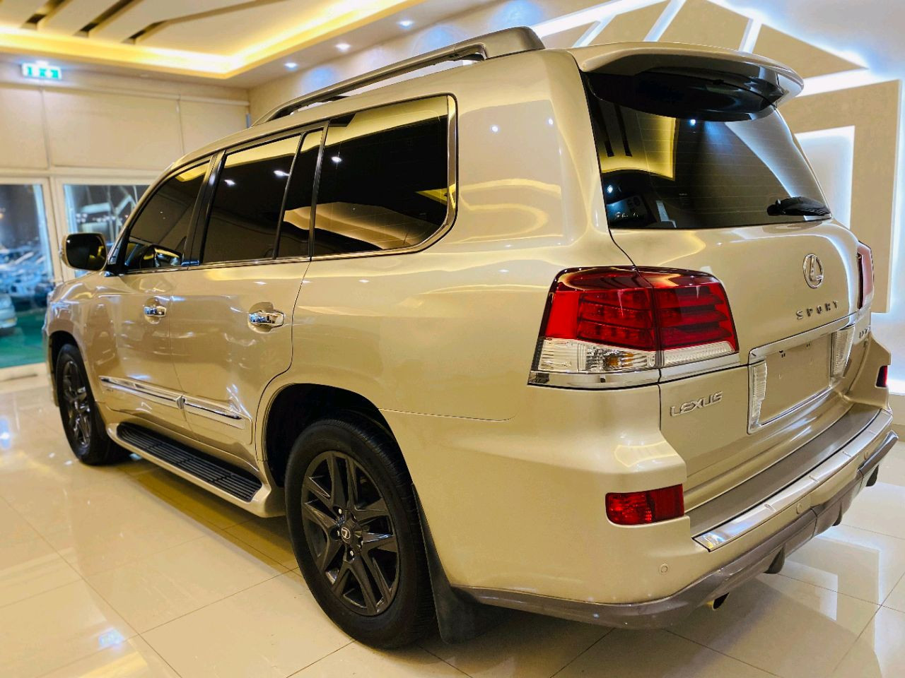 Lexus LX-Series - Image 11