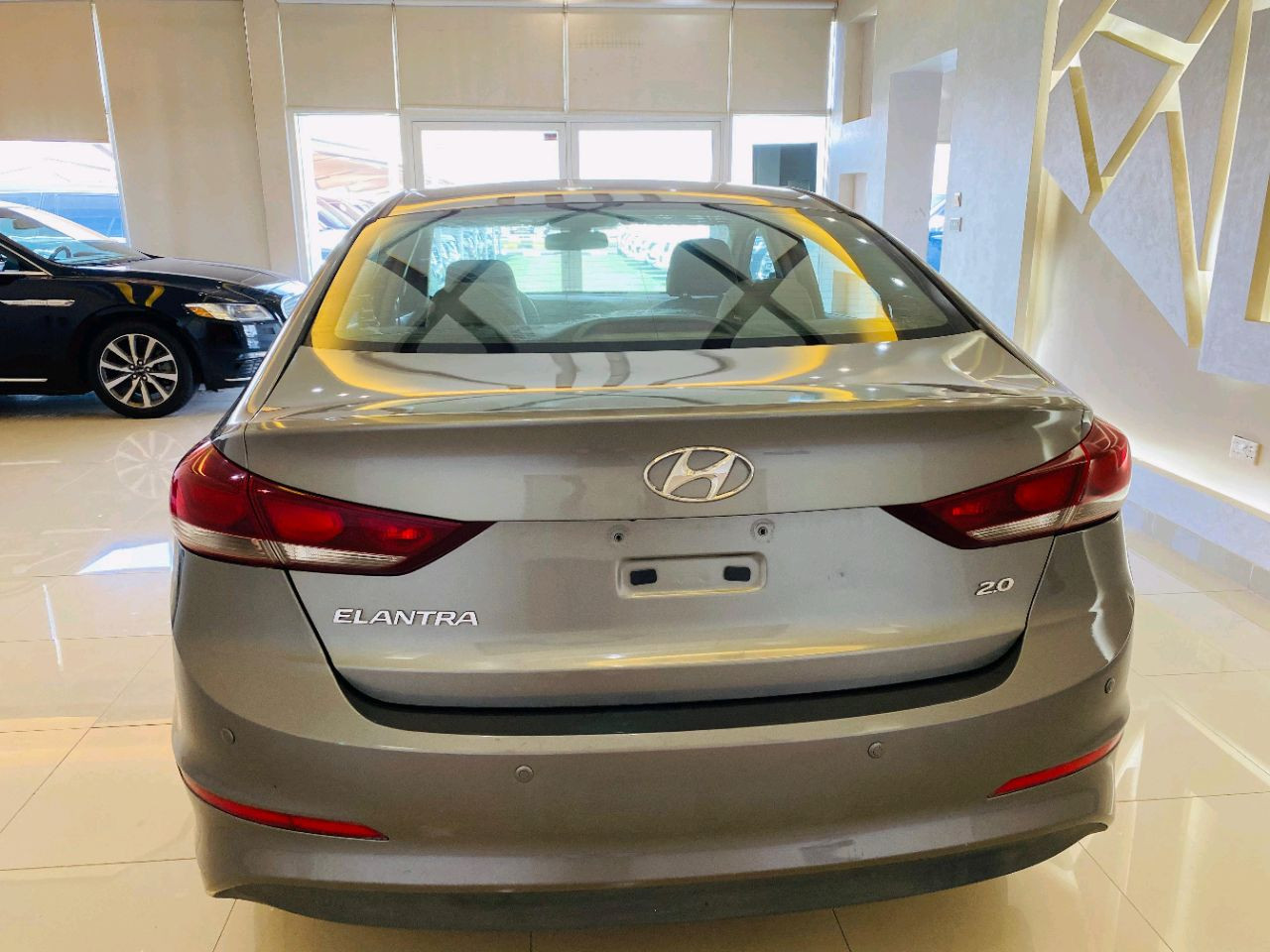 Hyundai Elantra - Image 9