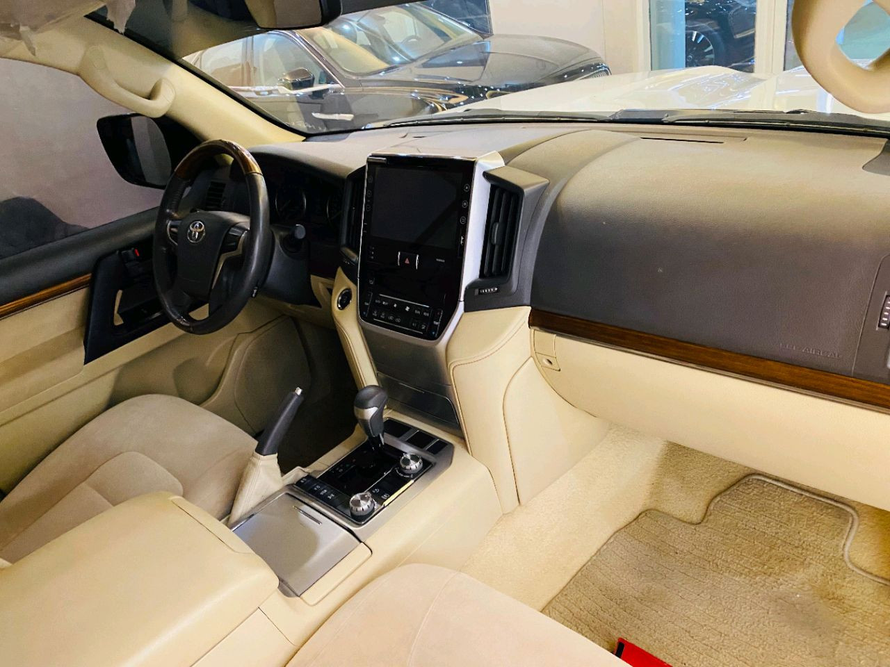 Toyota Land Cruiser - Image 6