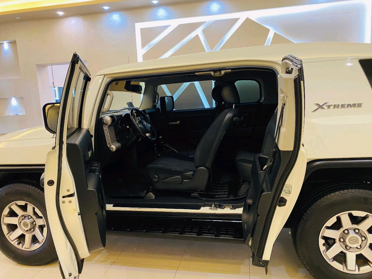 Toyota FJ Cruiser - Image 11
