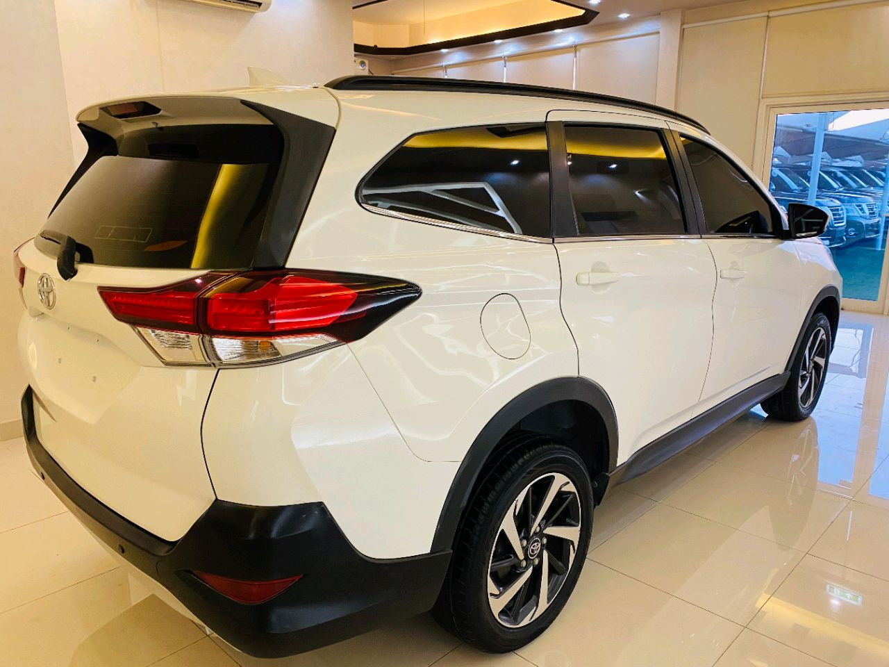 Toyota Rush - Image 8