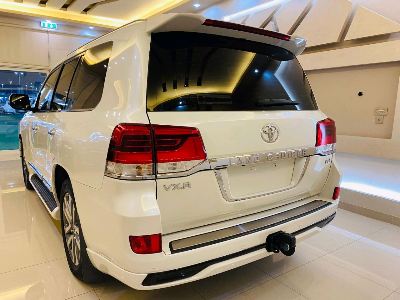 Toyota Land Cruiser - Image 2