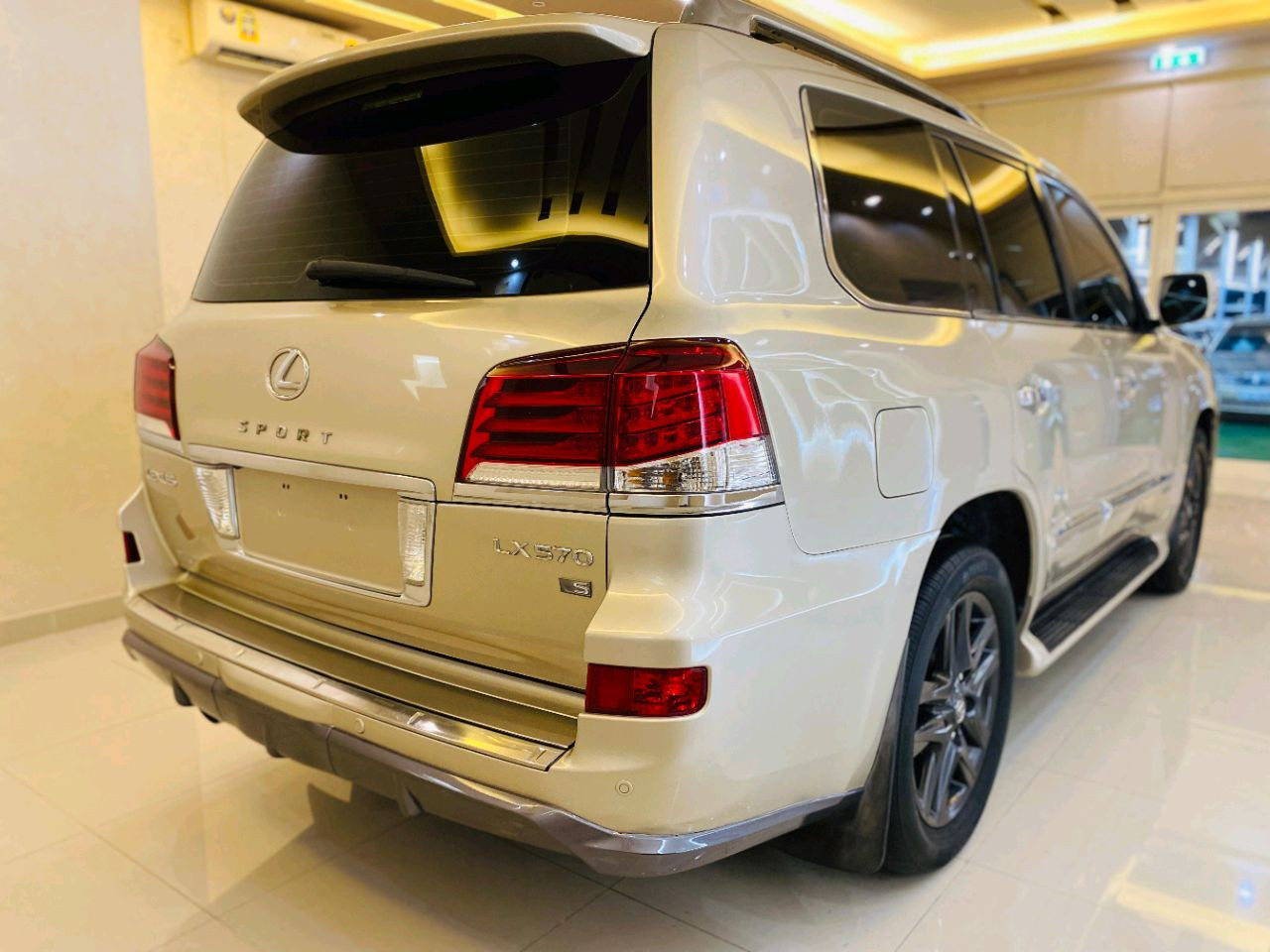 Lexus LX-Series - Image 12