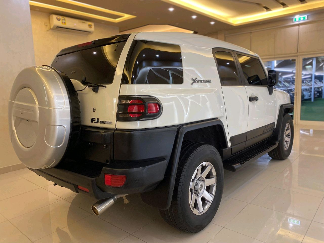 Toyota FJ Cruiser - Image 10