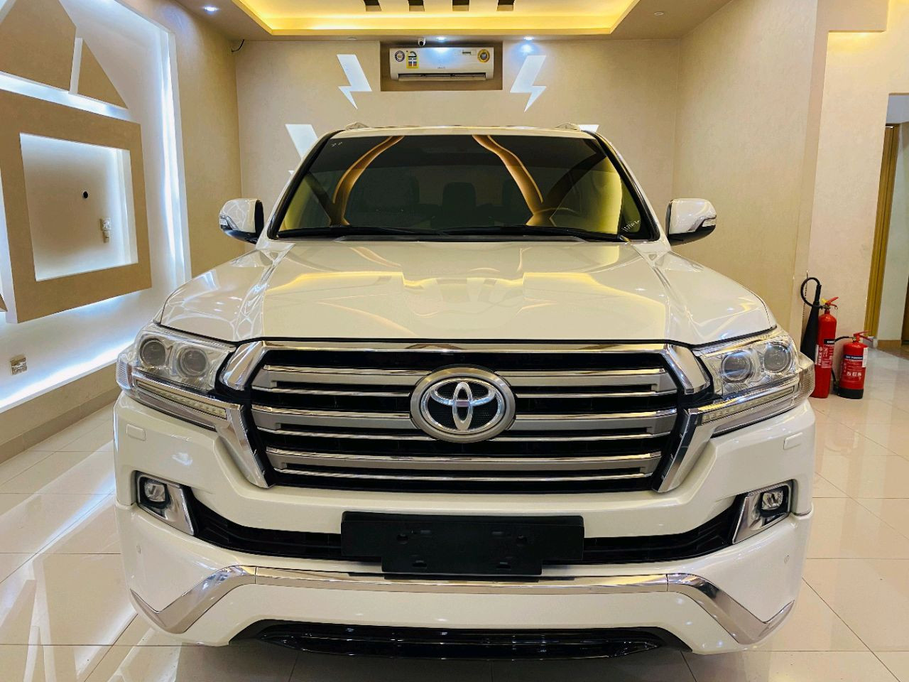 Toyota Land Cruiser - Image 3