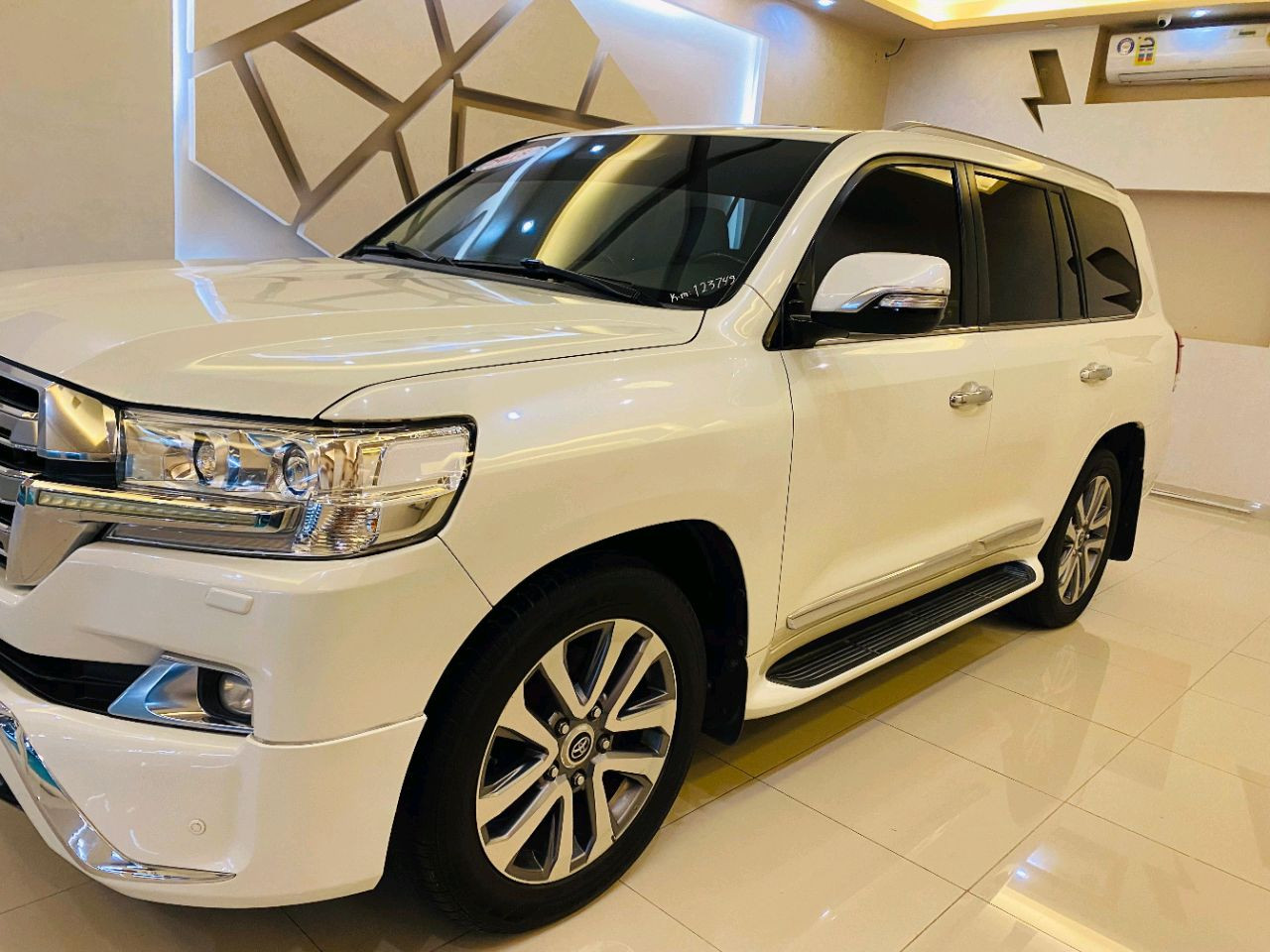 Toyota Land Cruiser - Image 6