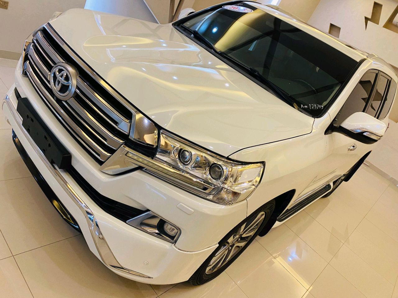 Toyota Land Cruiser - Image 7