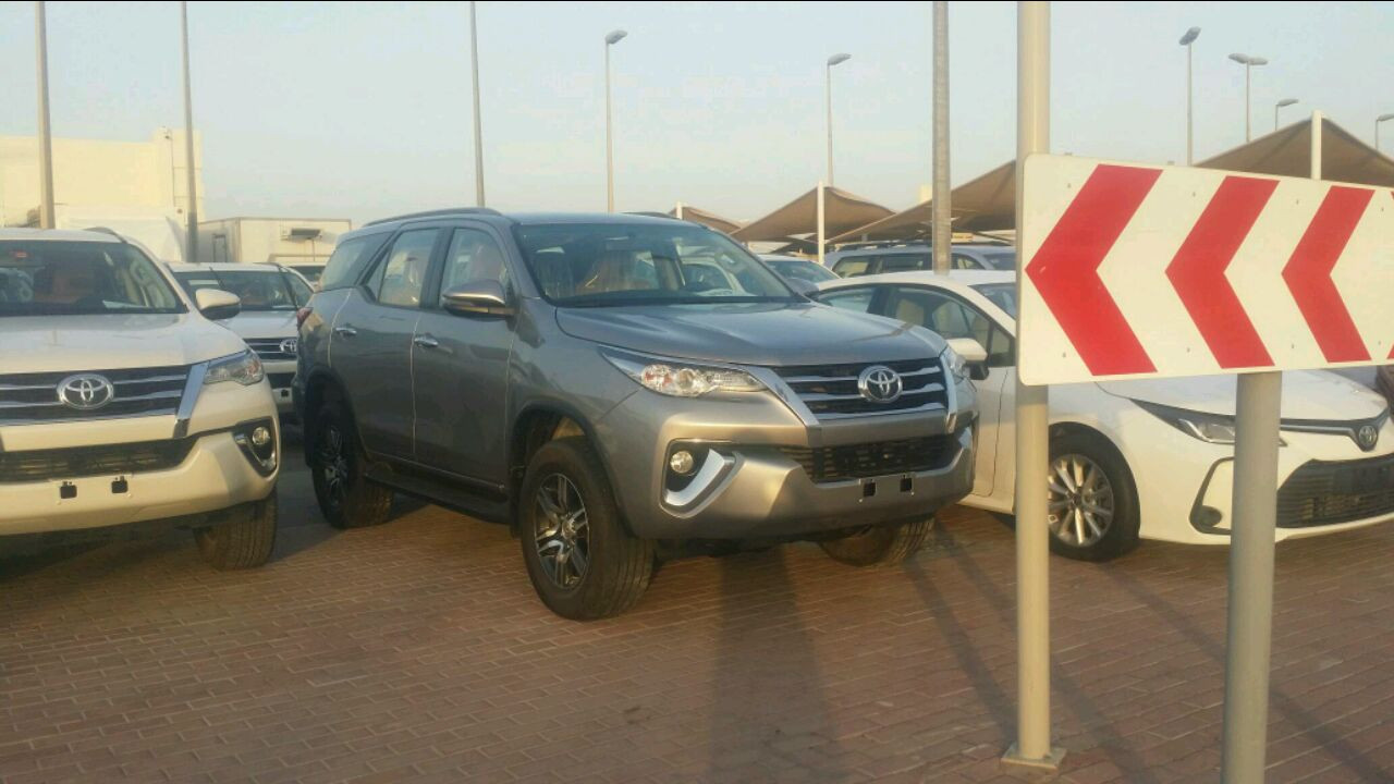 Toyota Fortuner - Image 4