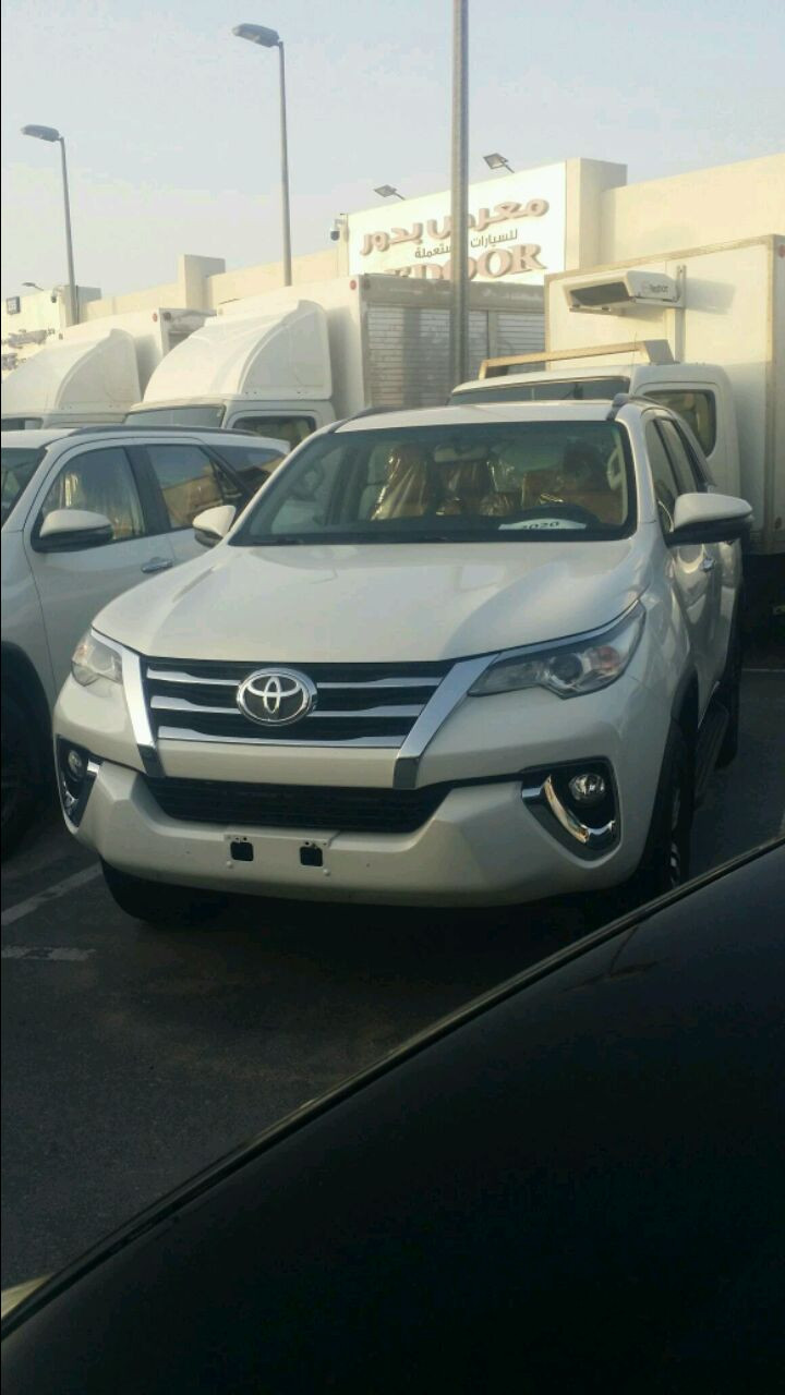 Toyota Fortuner - Image 7