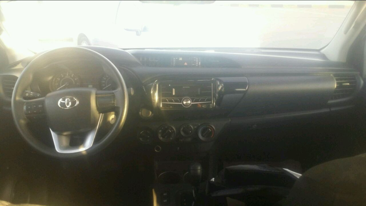 Toyota Hilux - Image 7