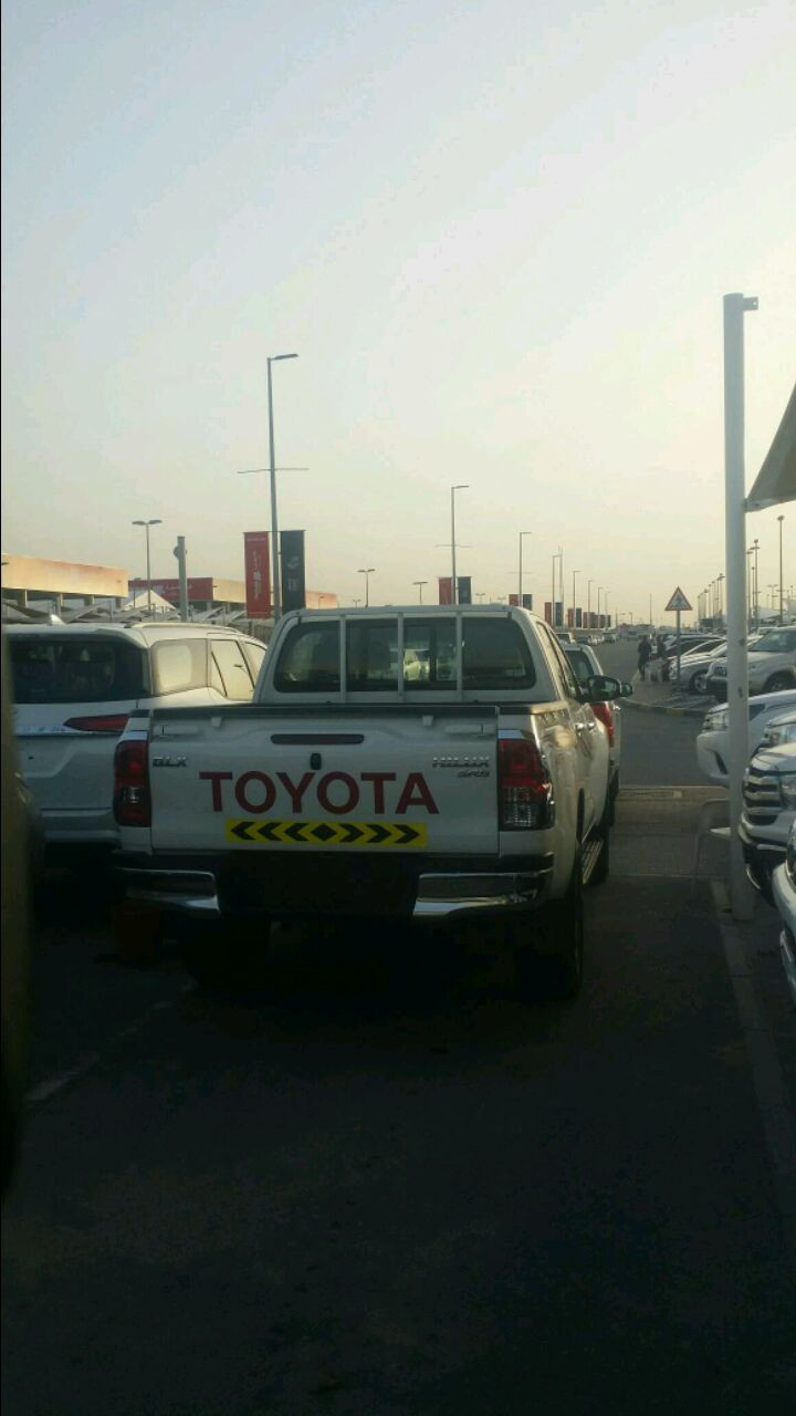 Toyota Hilux - Image 6