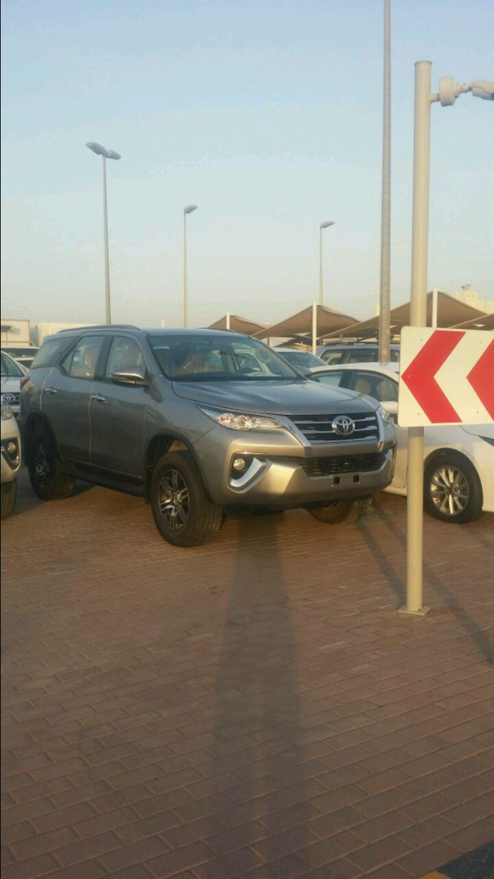 Toyota Fortuner - Image 5