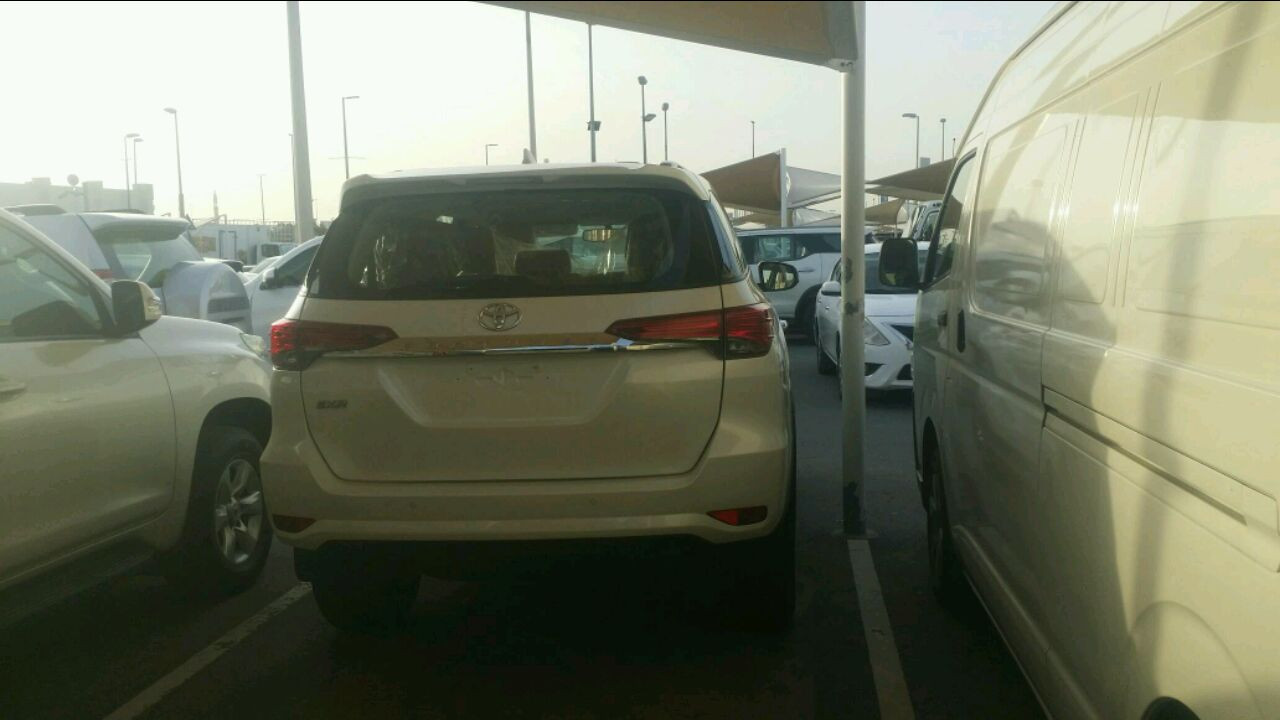 Toyota Fortuner - Image 2