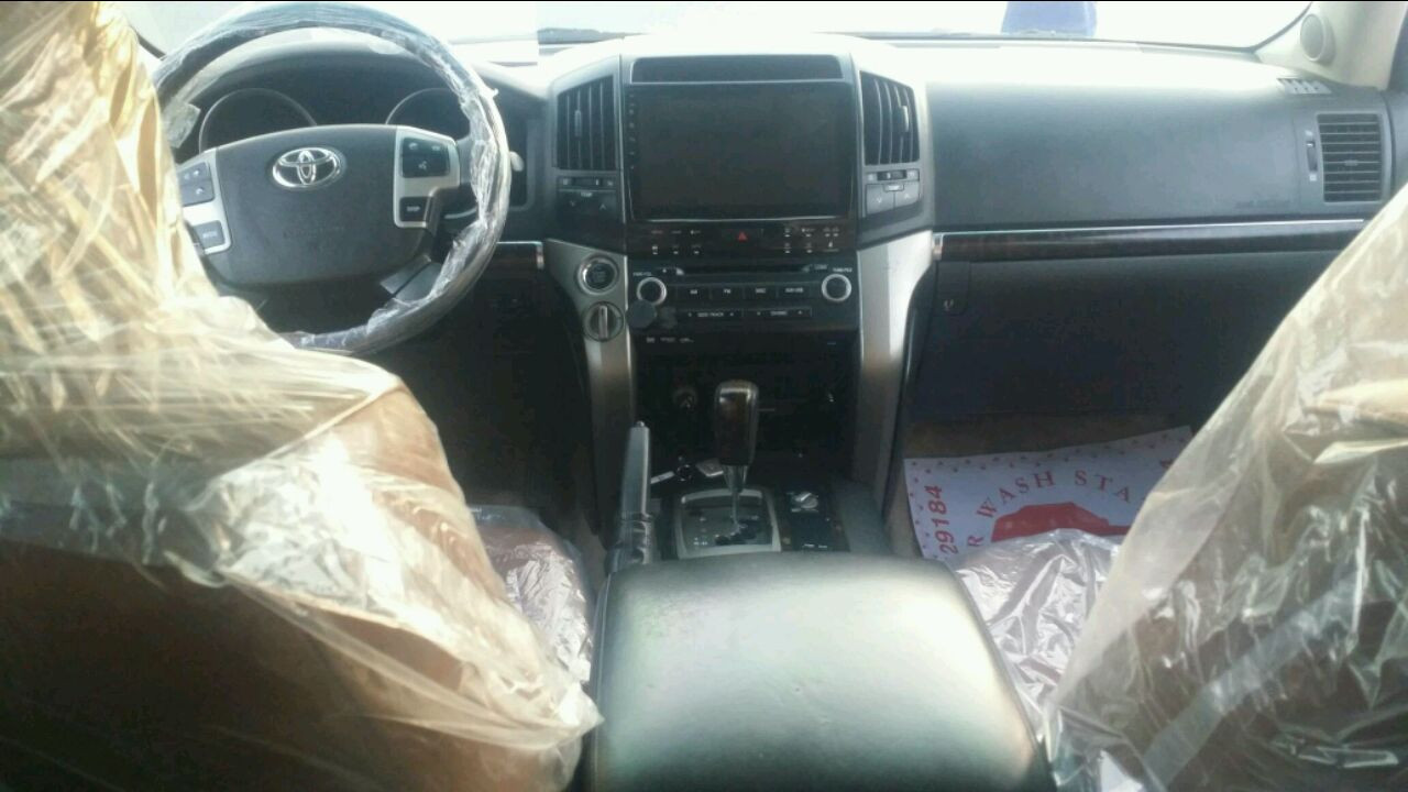 Toyota Land Cruiser - Image 5