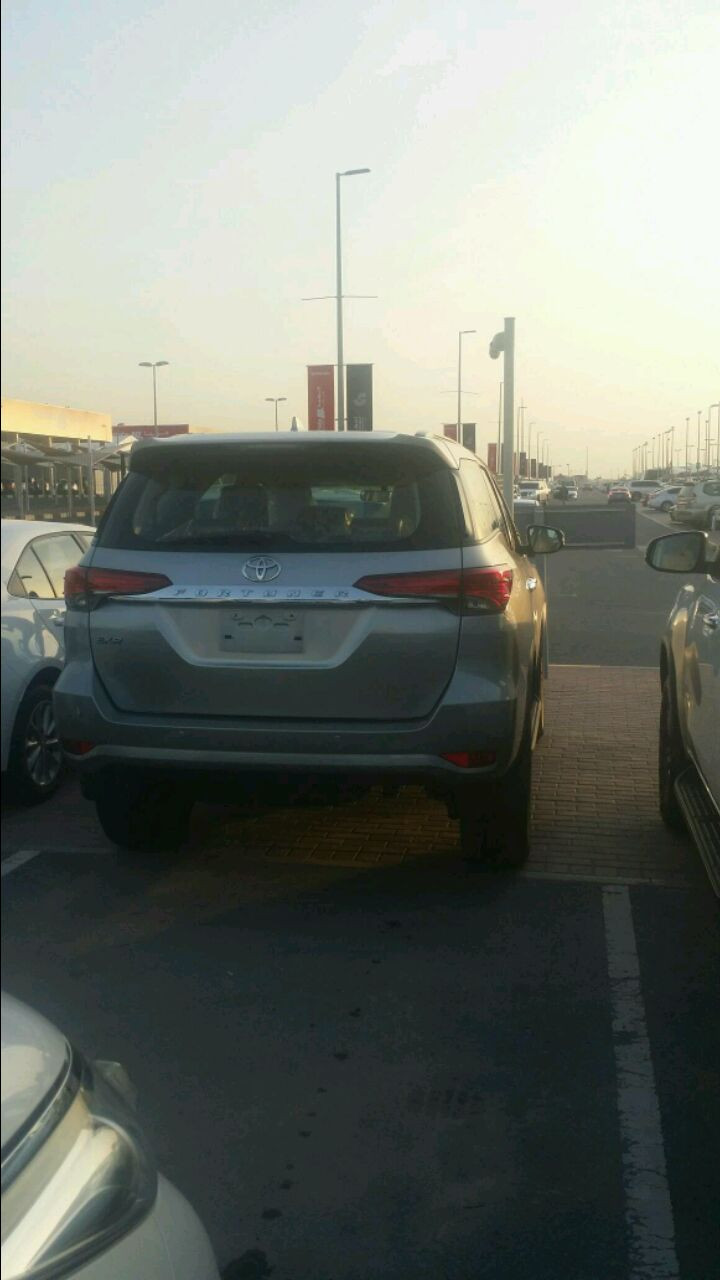 Toyota Fortuner - Image 6