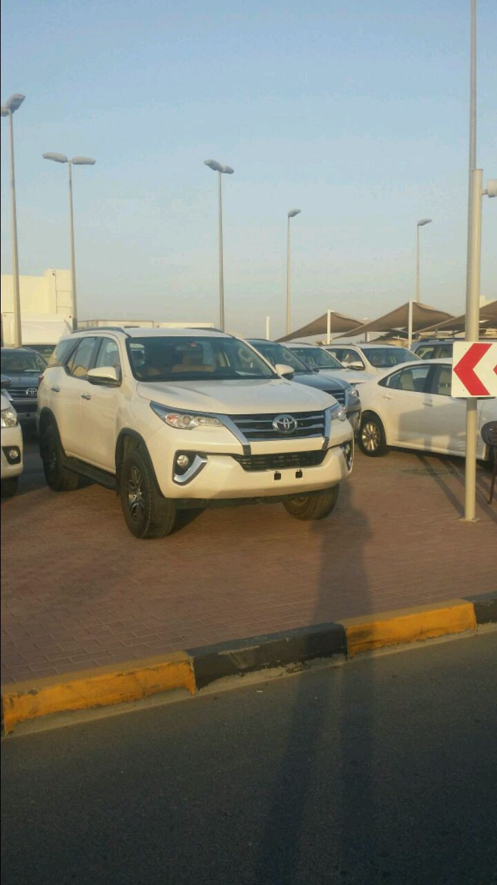 Toyota Fortuner - Image 4