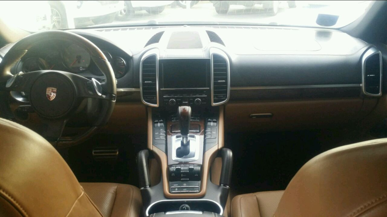 Porsche Cayenne - Image 8