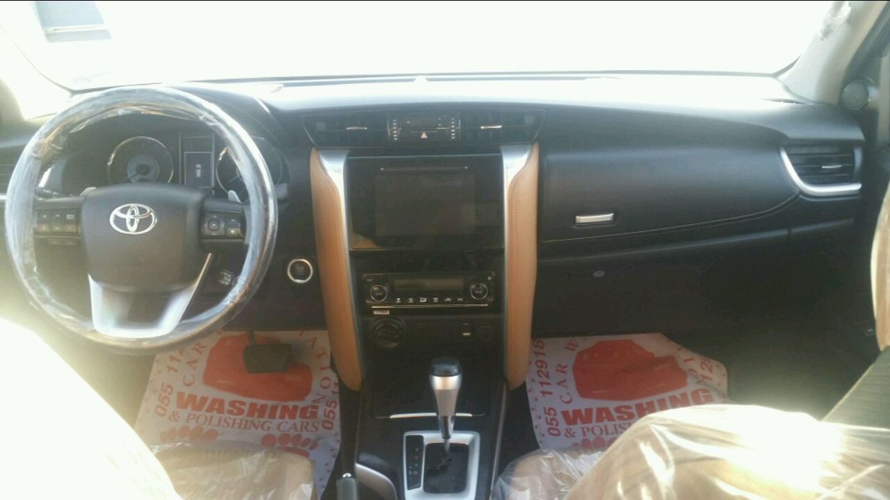 Toyota Fortuner - Image 7