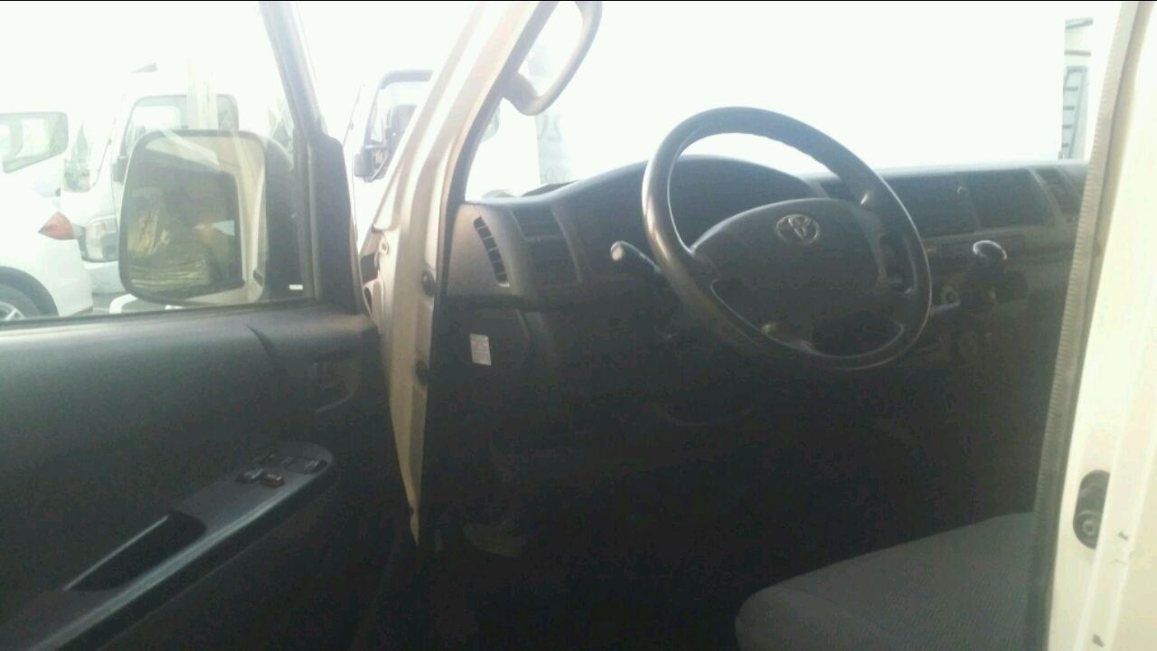 Toyota Hiace - Image 5