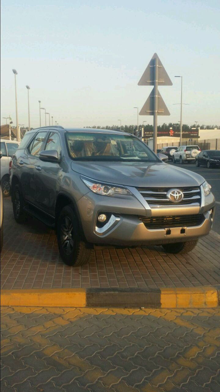 Toyota Fortuner - Image 4