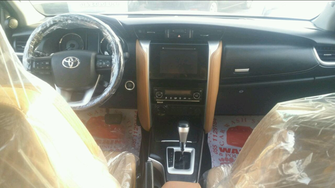 Toyota Fortuner - Image 6