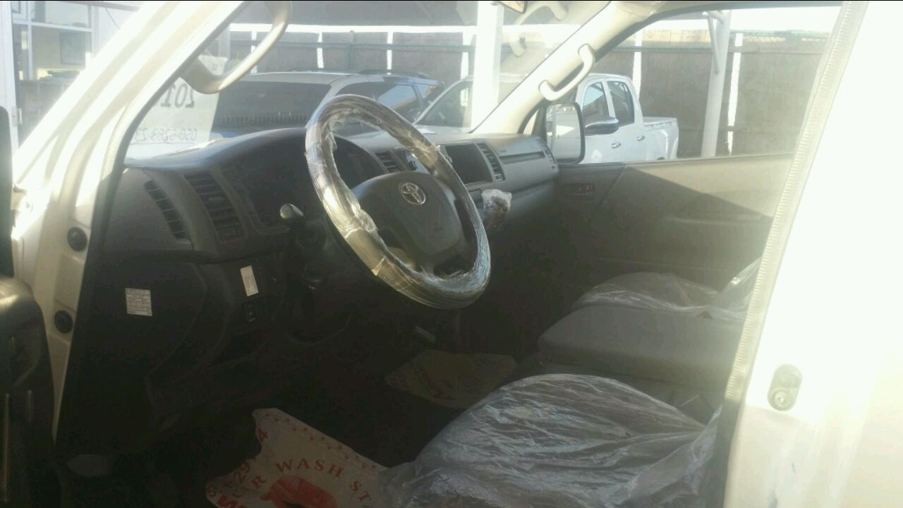 Toyota Hiace - Image 6