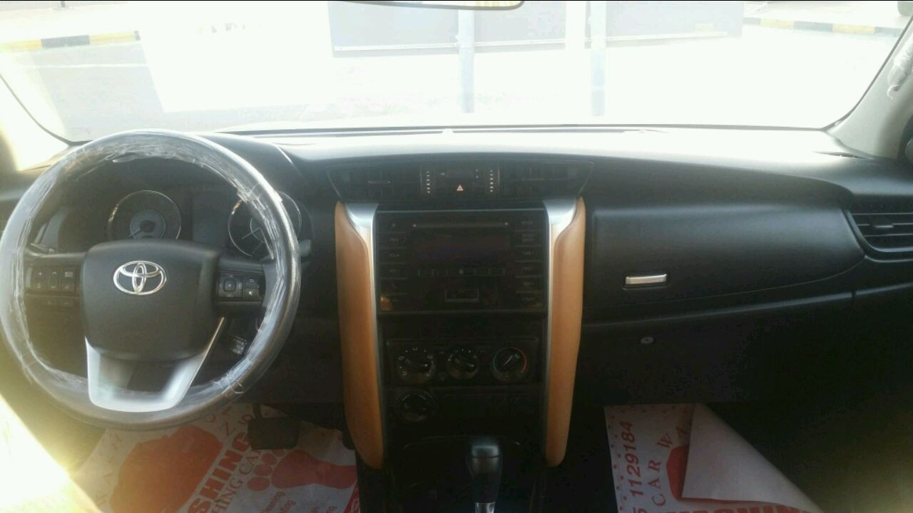 Toyota Fortuner - Image 8