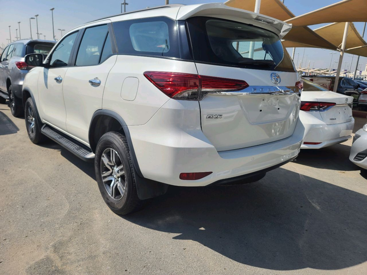 Toyota Fortuner - Image 8