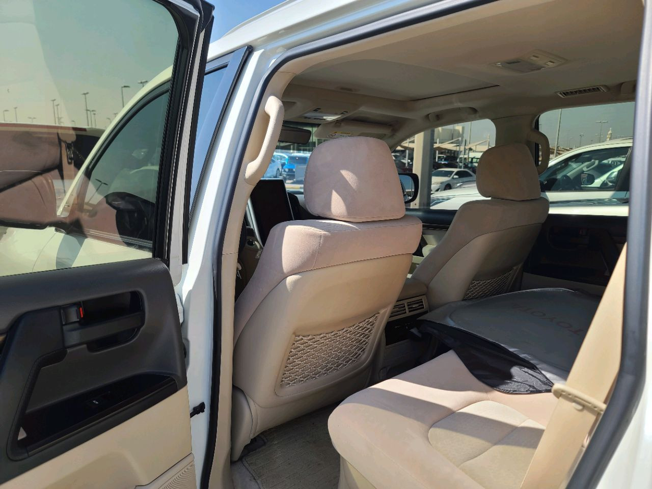 Toyota Land Cruiser - Image 9