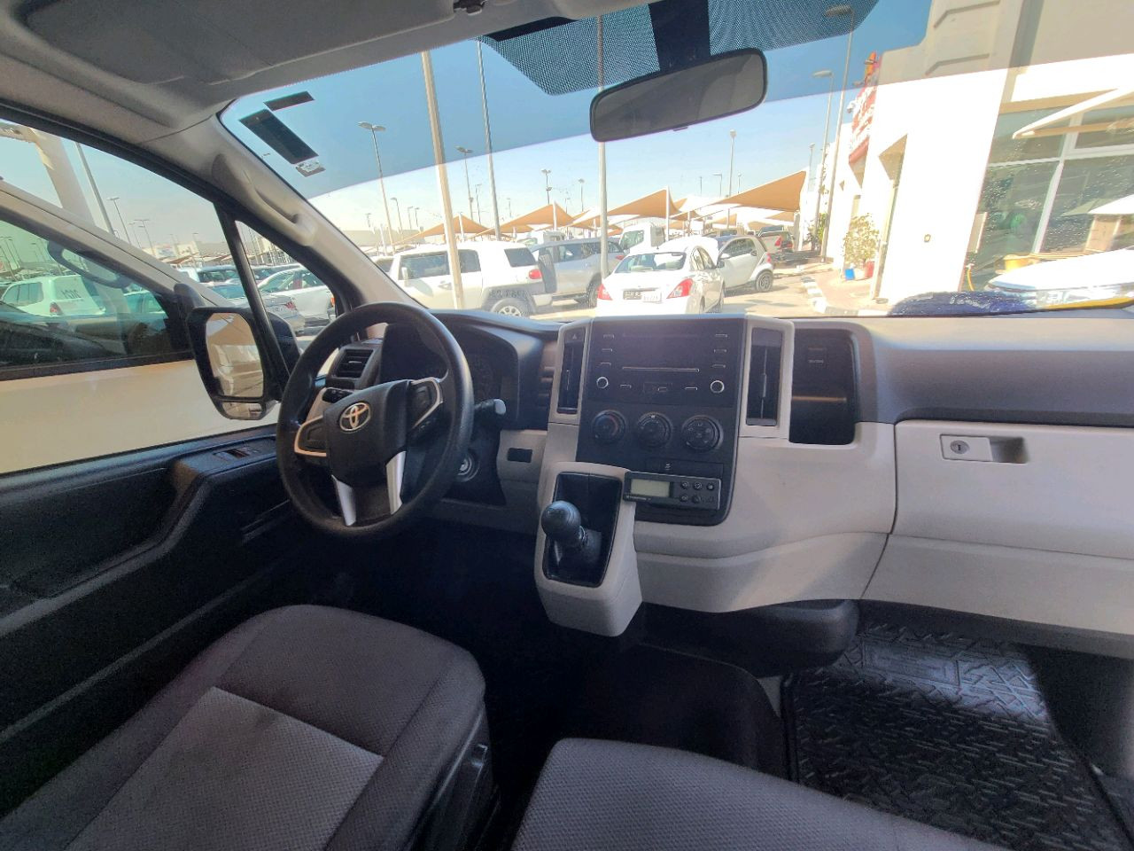 Toyota Hiace - Image 8