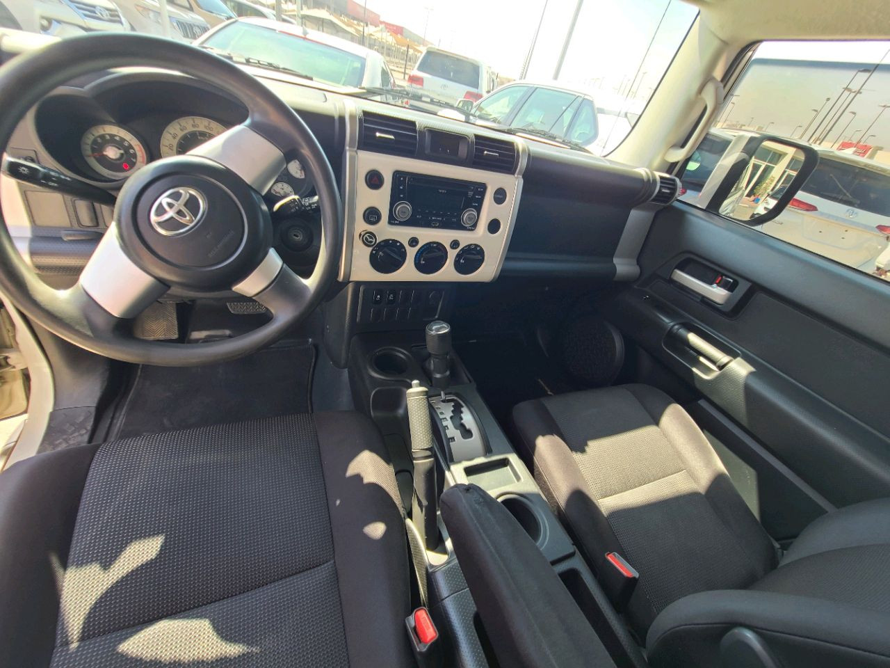 Toyota FJ Cruiser - Image 9