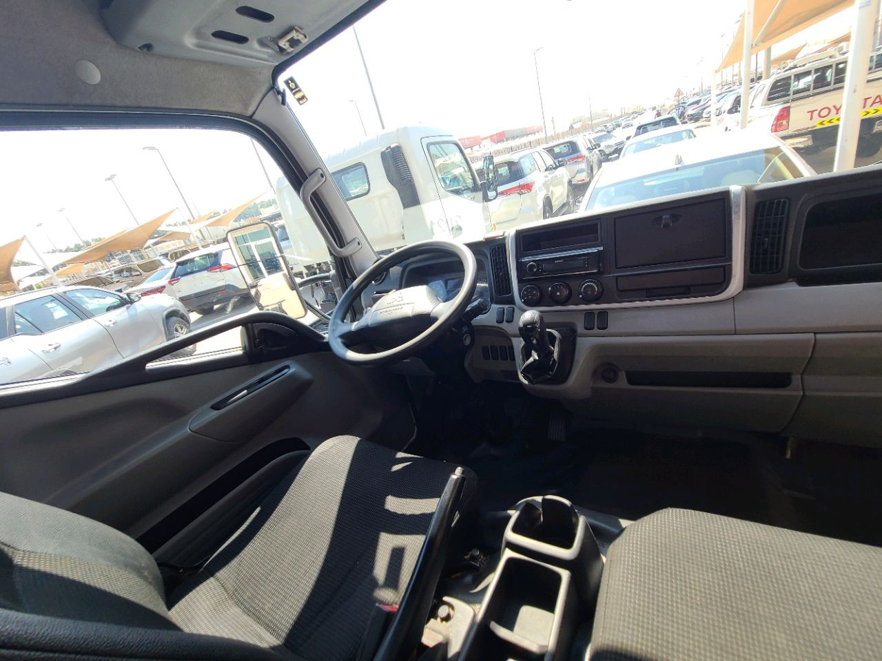 Mitsubishi Canter - Image 3