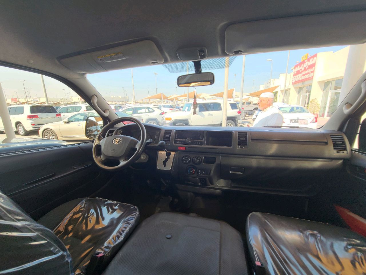 Toyota Hiace - Image 6