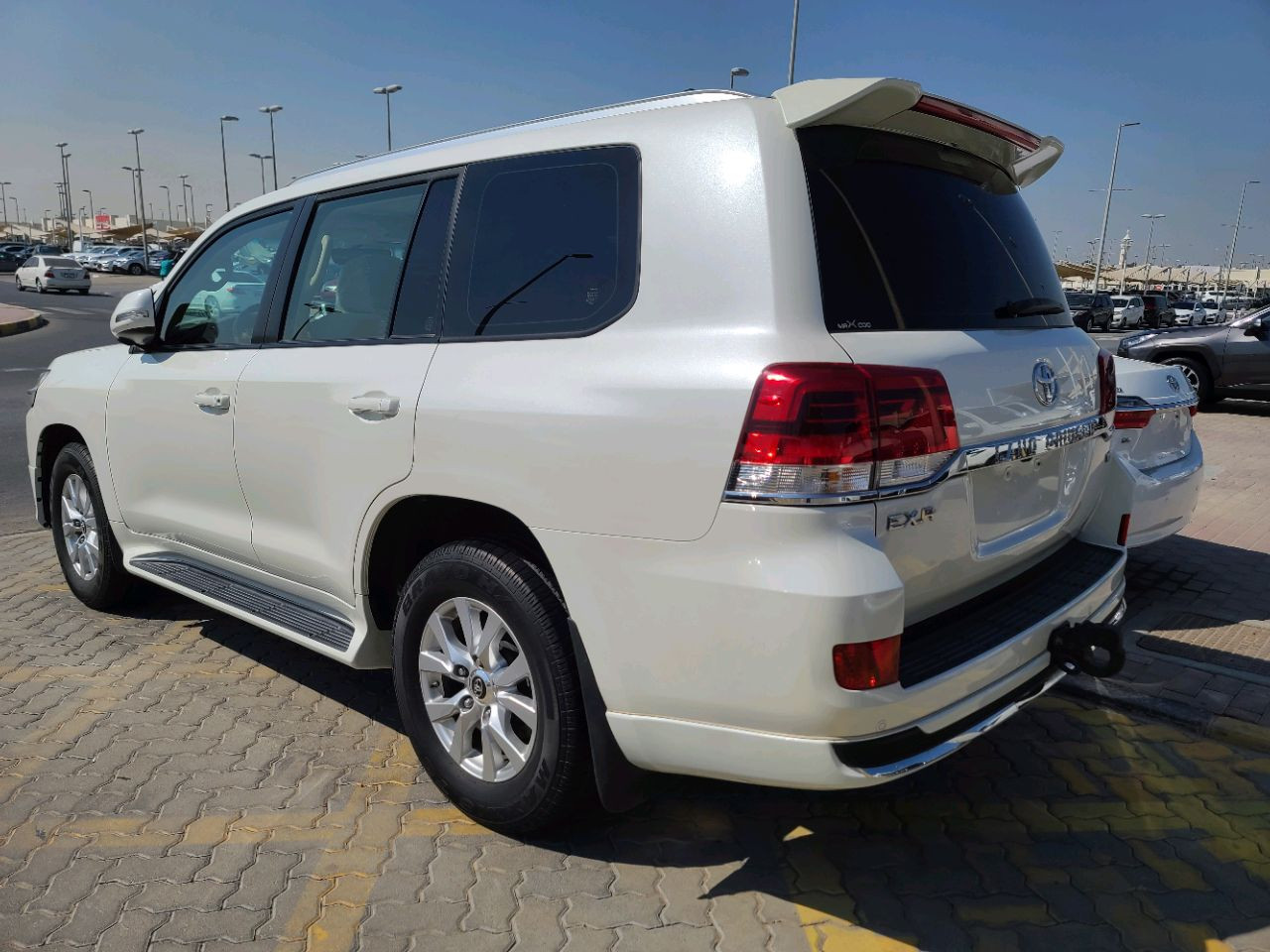 Toyota Land Cruiser - Image 7