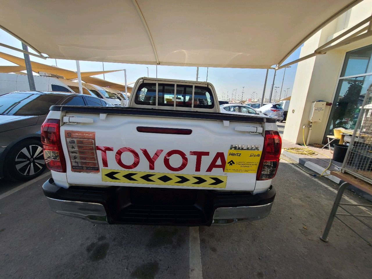 Toyota Hilux - Image 8