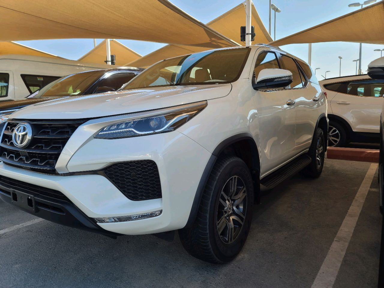 Toyota Fortuner - Image 4