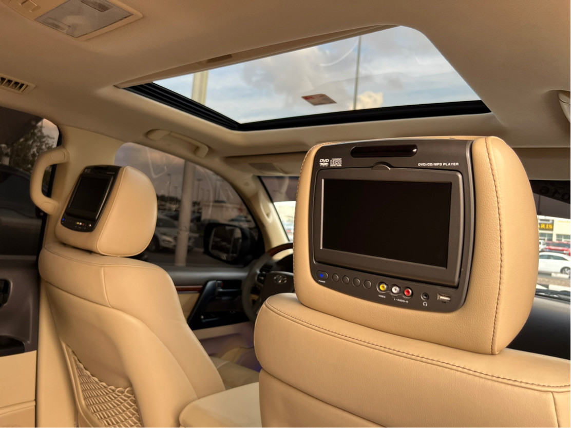 Toyota Land Cruiser - Image 4
