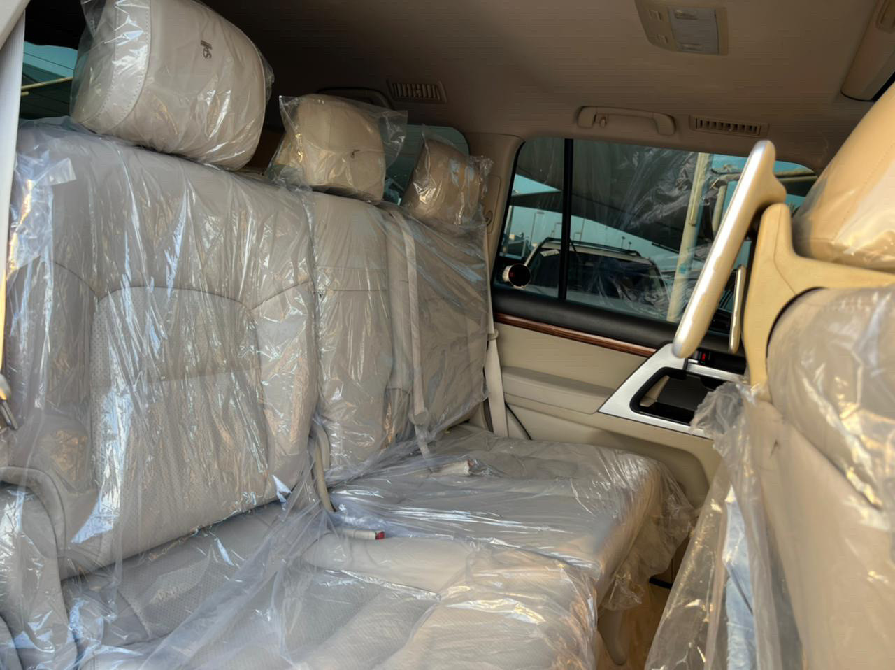 Toyota Land Cruiser - Image 7