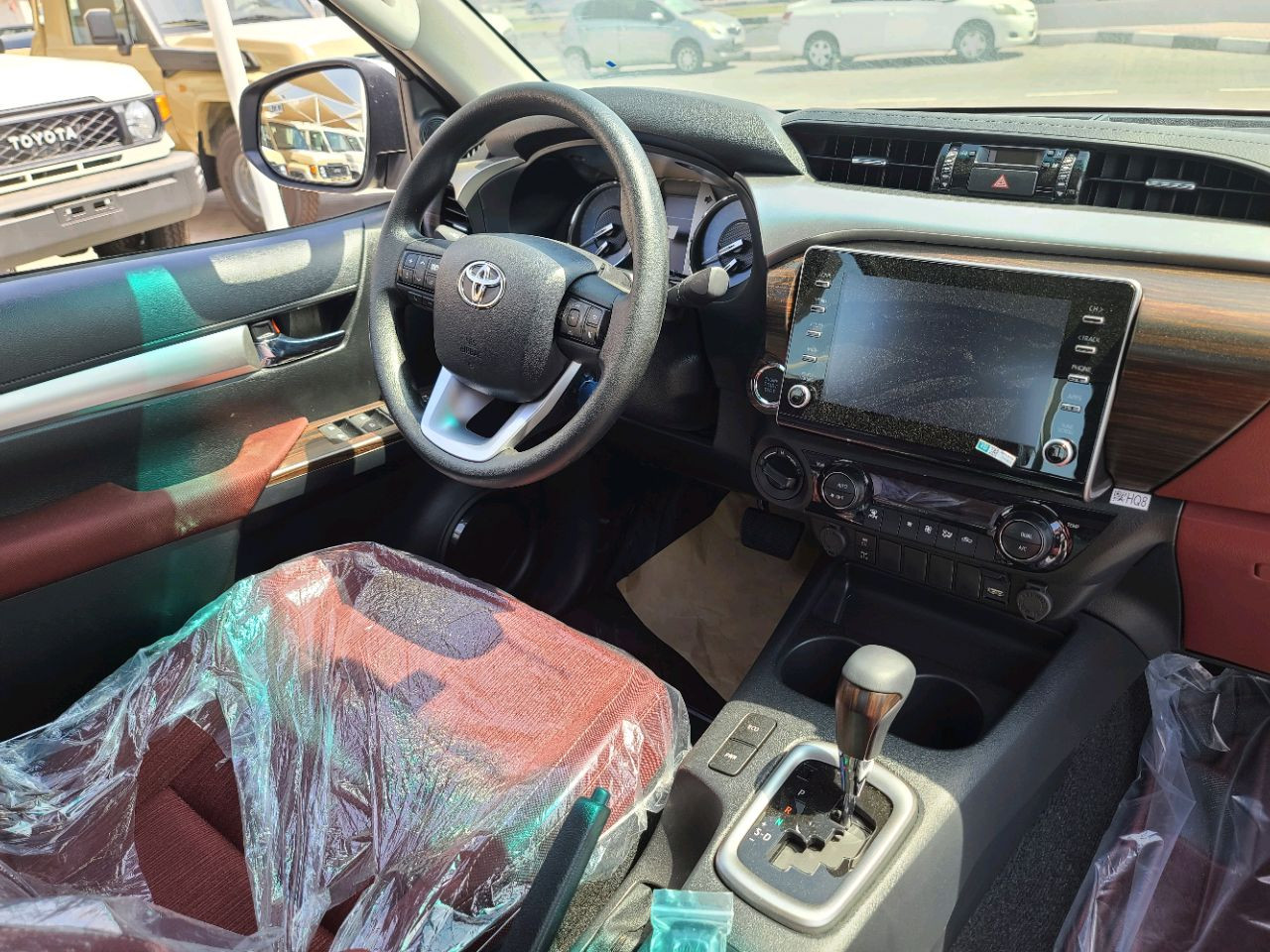 Toyota Hilux - Image 17
