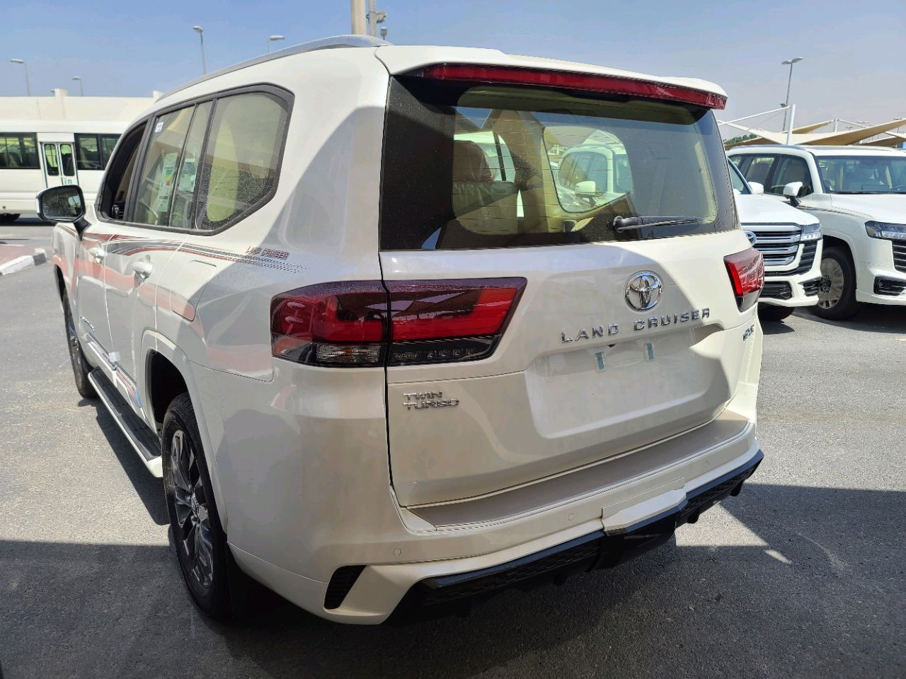 Toyota Land Cruiser - Image 8