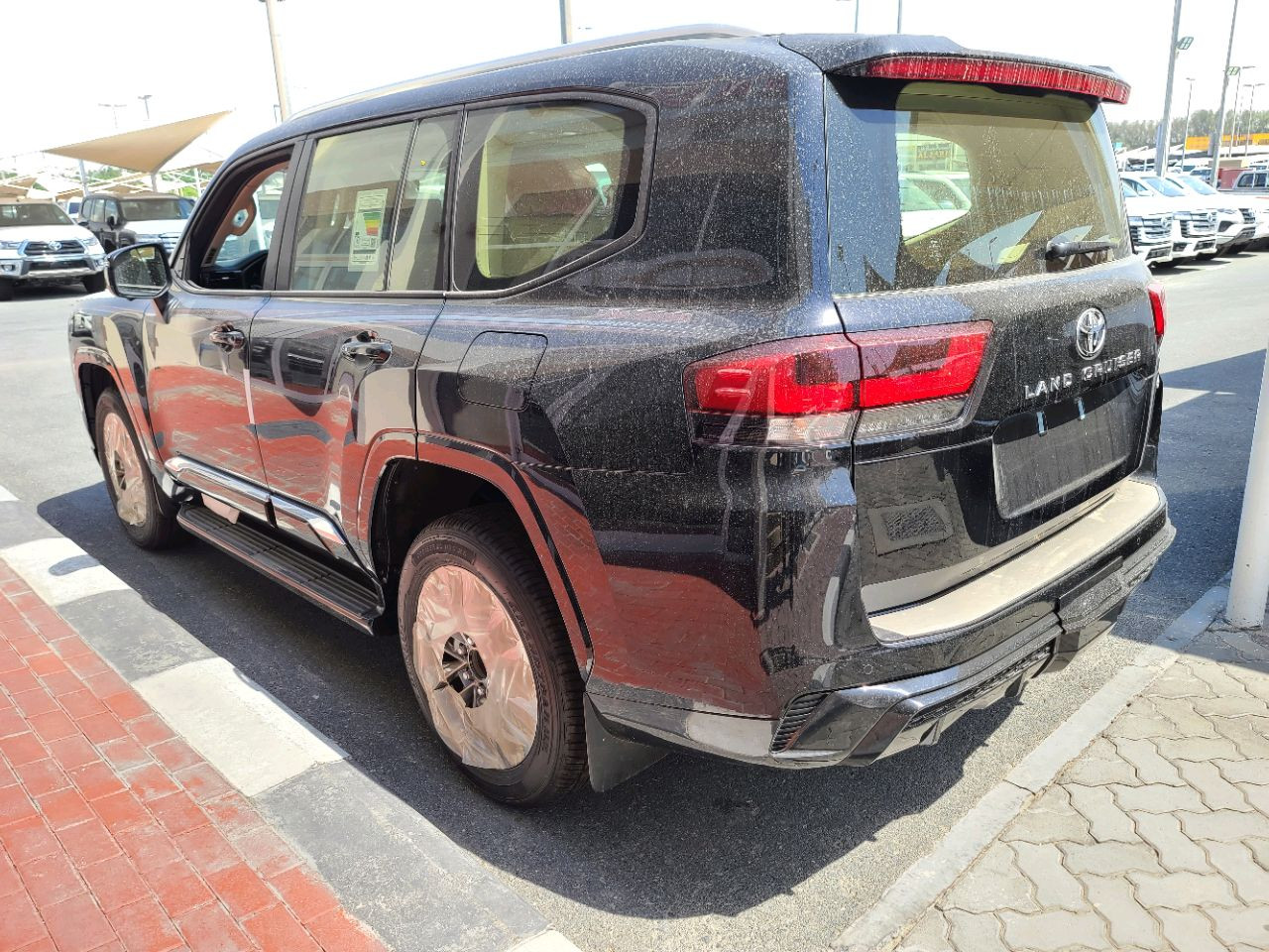 Toyota Land Cruiser - Image 2