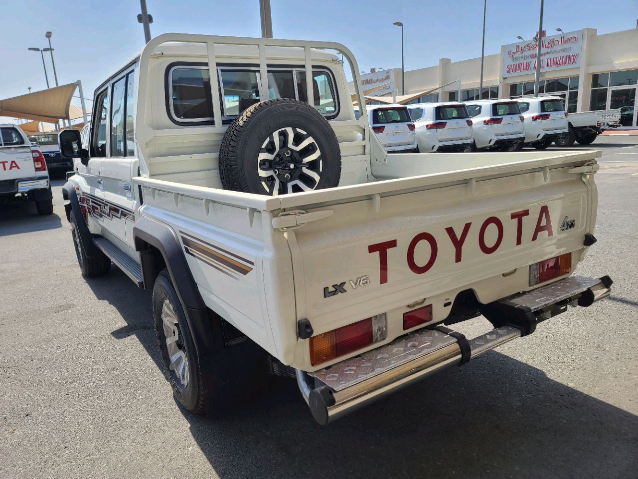 Toyota Land Cruiser - Image 8