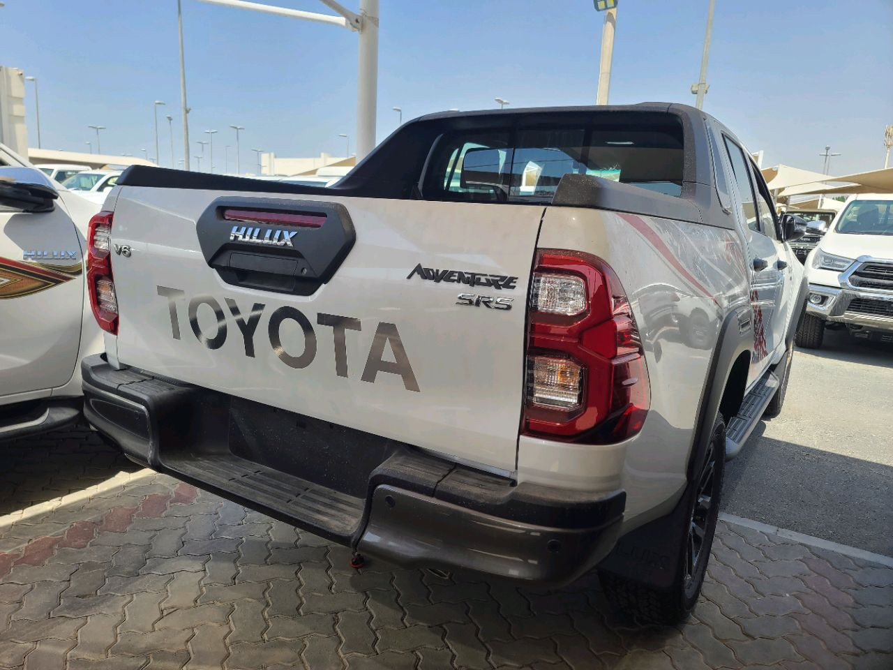 Toyota Hilux - Image 8