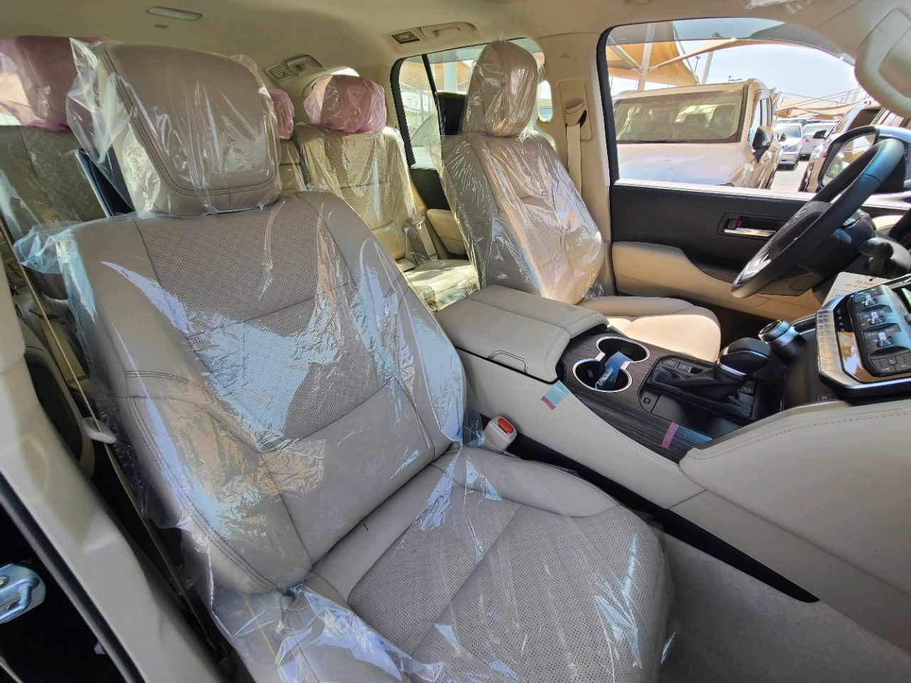 Toyota Land Cruiser - Image 9